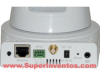 En la parte de atras estan todas las conexiones excepto el conector USB que esta en el lateral. Clic para ampliar.