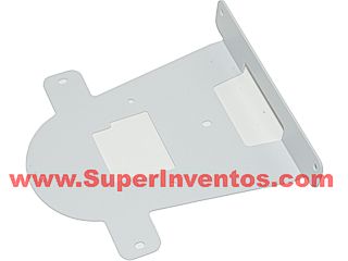 La camara se entraga con un soporte que le permite colocarla en la pared tanto verticalmente comom boca abajo. Clic para ampliar.