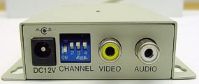 Conexiones de la antena y de la alimentacion en el transmisor de video