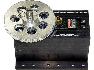 Servo de alta potencia con estructura de aluminio de gran resistencia. Clic para ampliar.