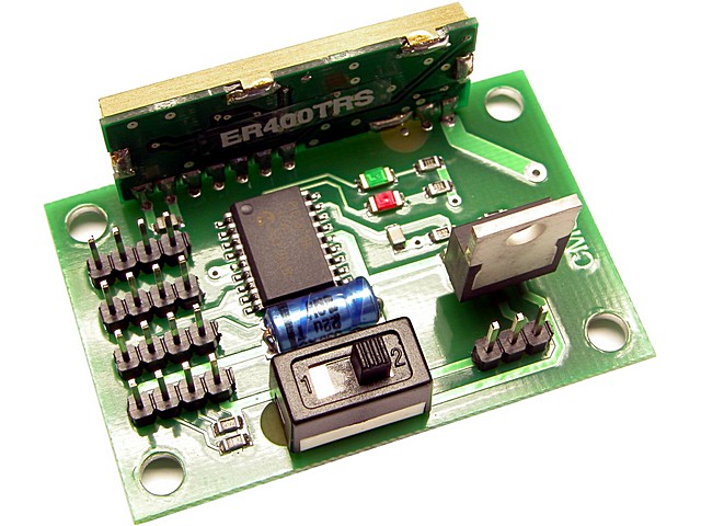 El CM02 es un transceptor de datos que ademas cuenta con su propio regulador de tension lo que nos permite alimentar varios circuitos desde el mismo. Clic para ampliar.