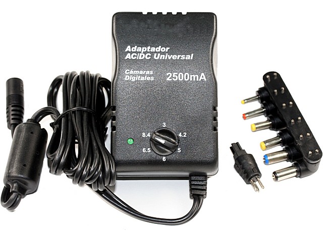 ALIMENTADOR UNIVERSAL ESTABILIZADO 3 A 8,4V 2500 mA. Clic para ampliar