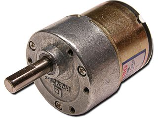 Motor típico con engranaje reductor, el engranaje sacrifica RPM a cambio de Torque, tambien permite el control de posición.